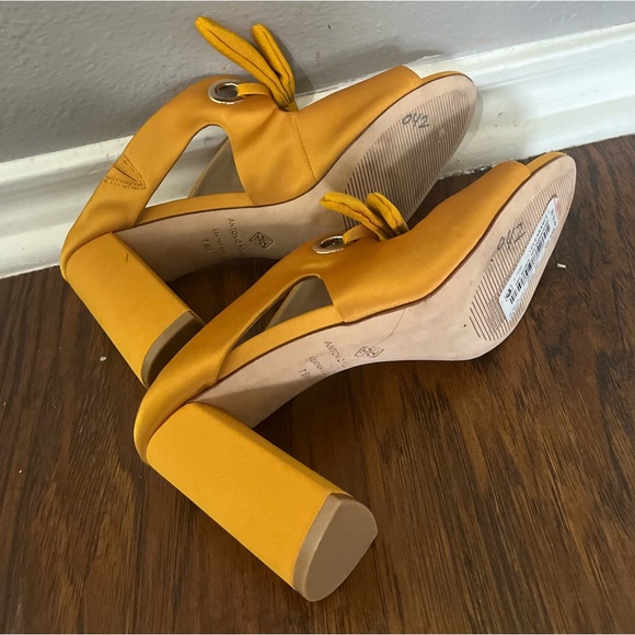 Antonio Melanie heels size 7 - Picture 2 of 4